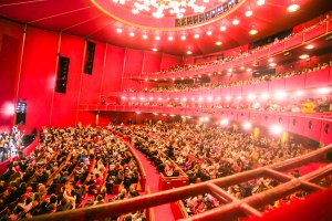 In the United States, Shen Yun was performing across the country, including at the Kennedy Center in Washington, DC.